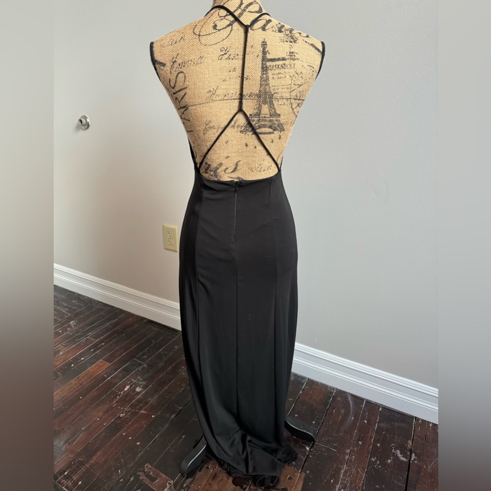 Plunge Neckline Dress With Slit - Picture 4 of 7